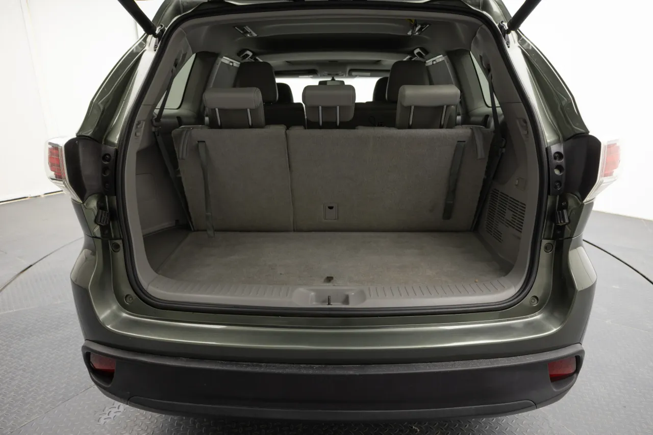 TOYOTA Highlander - 7