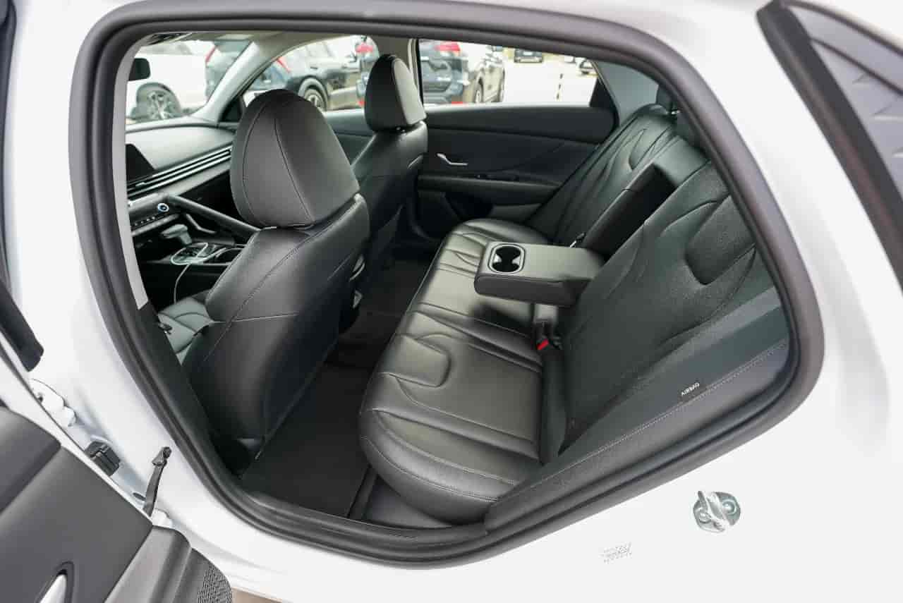 HYUNDAI Elantra - 8