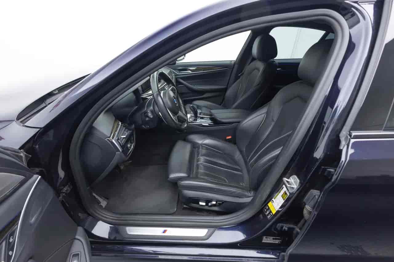 BMW 5-Series - 10