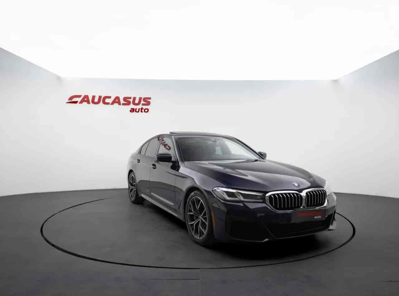 BMW 5-Series - 3