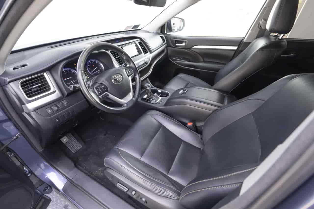 TOYOTA Highlander - 7