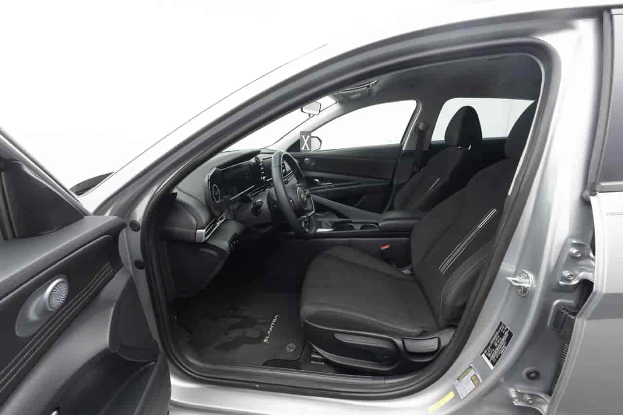 HYUNDAI Elantra - 10