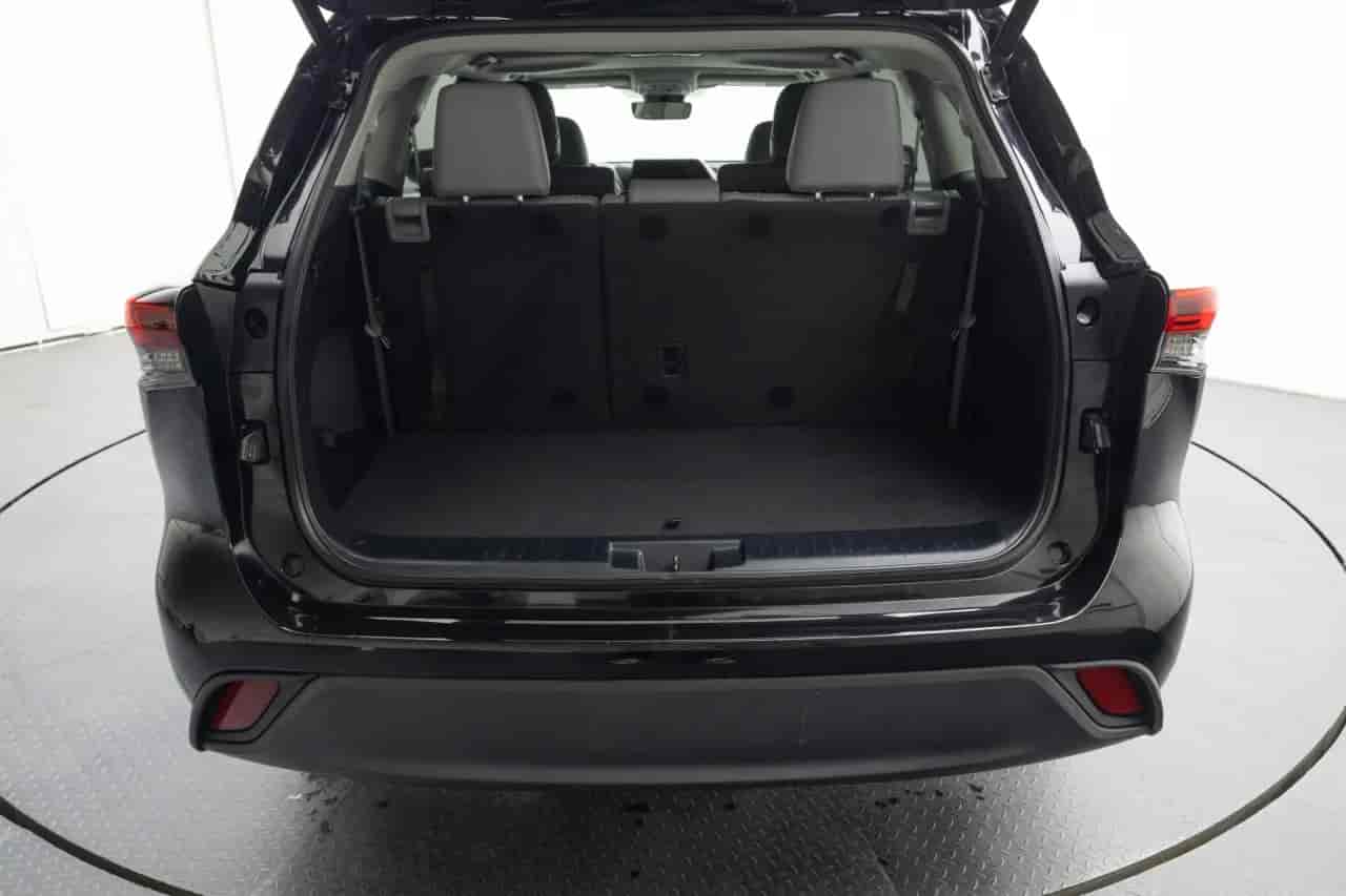 TOYOTA Highlander - 7