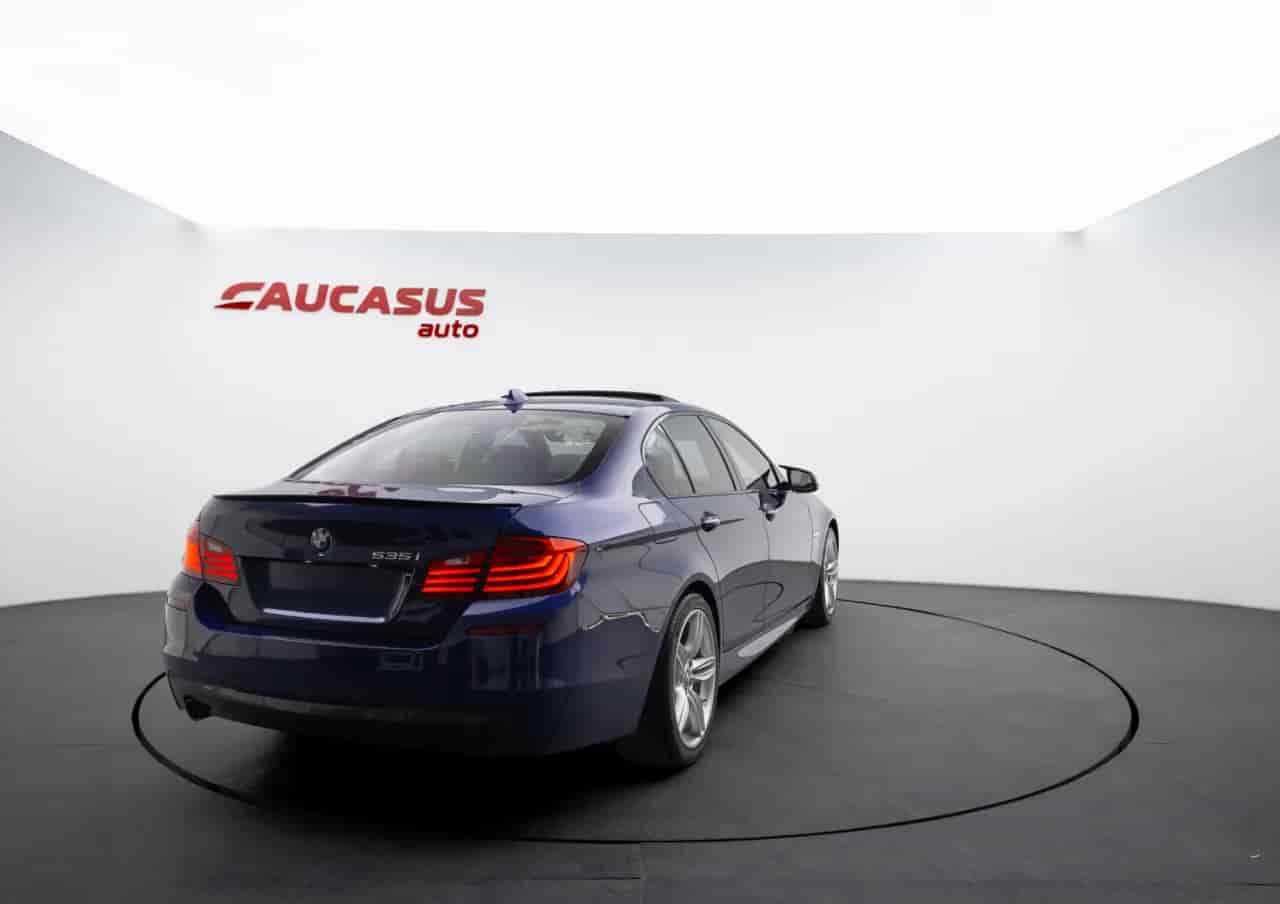 BMW 5-Series - 4