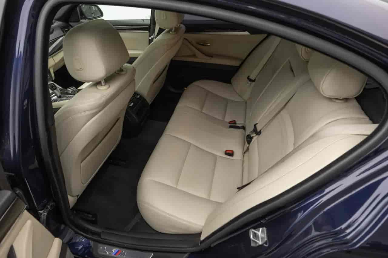 BMW 5-Series - 8