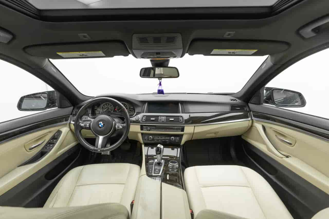 BMW 5-Series - 9