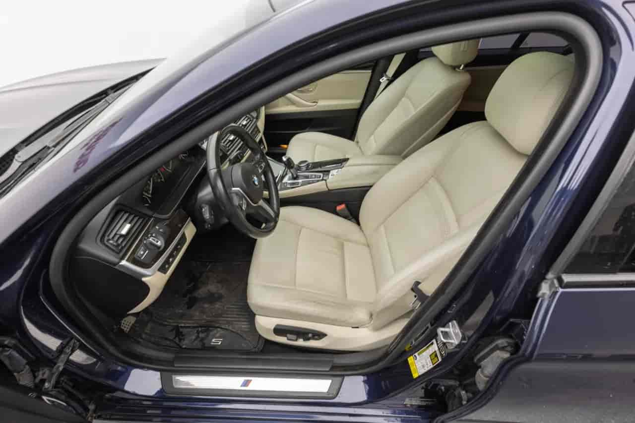 BMW 5-Series - 10