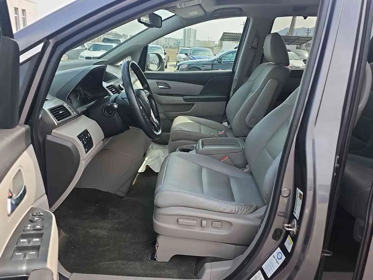 HONDA Odyssey - 10